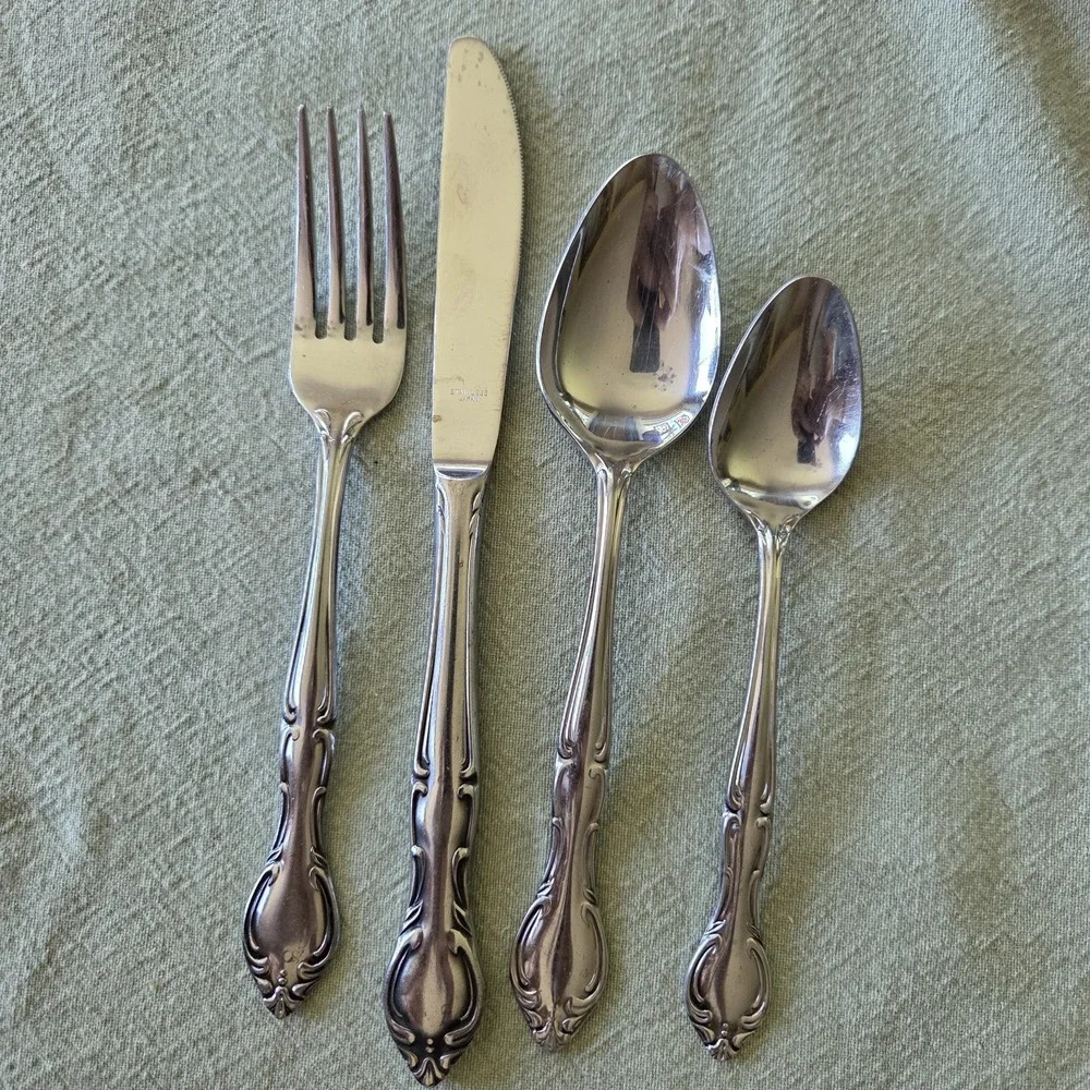 Hampton Court Stainless Japan Flatware‎ Knife, Fork, Soup Spoon,spoon Lot of 4